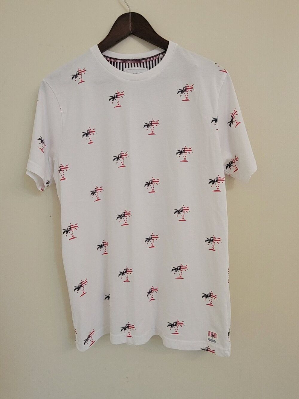 Denim & Flower Ricky Singh T-Shirt American Flag 4th Of July Patriotic  M